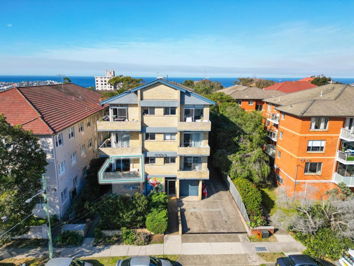 Sunny Bondi Retreat: & Culture Unite! * Sidney