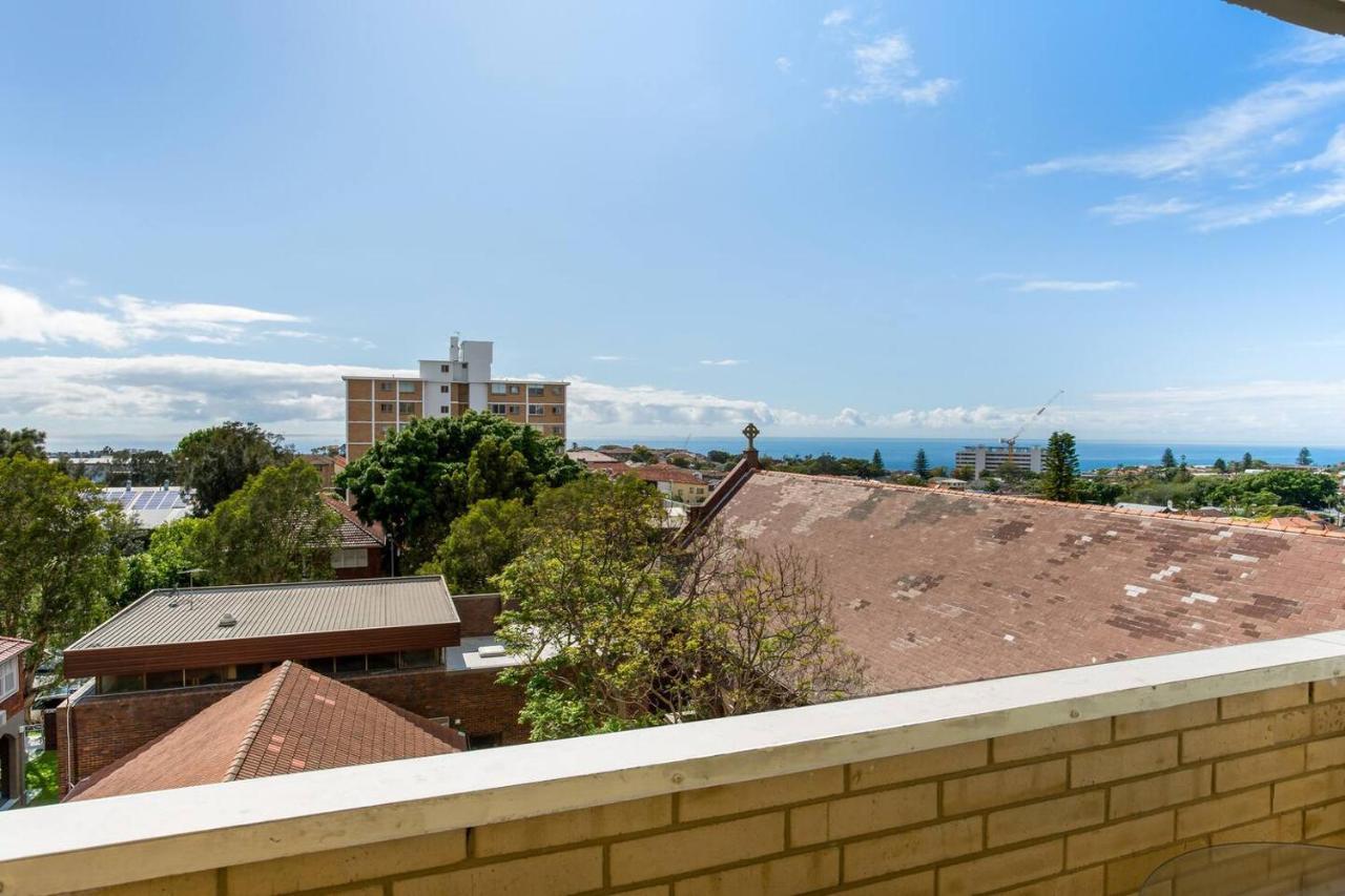 Apartment 'bondi Fairview' Coastal Panorama With Balcony *
