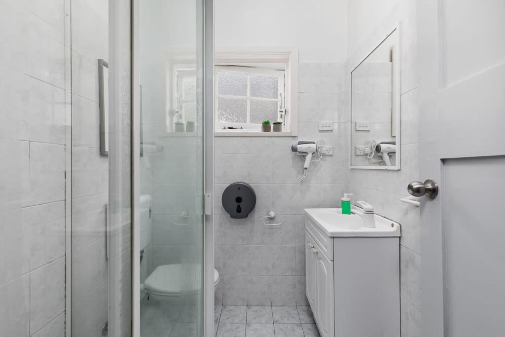 Cozy House In Kensington Near Unsw & Light Railway Holiday home