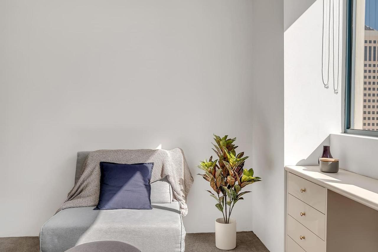 23 Storeys Up - Functional Cbd Sanctuary Sydney