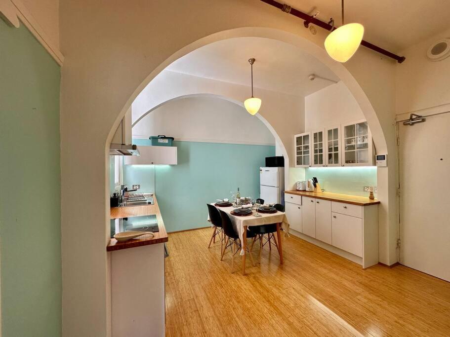 Chic 1-bed Unit At Potts Point Apartment