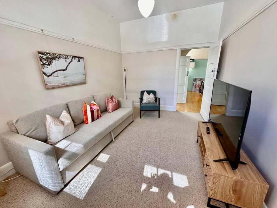 Chic 1-bed Unit At Potts Point