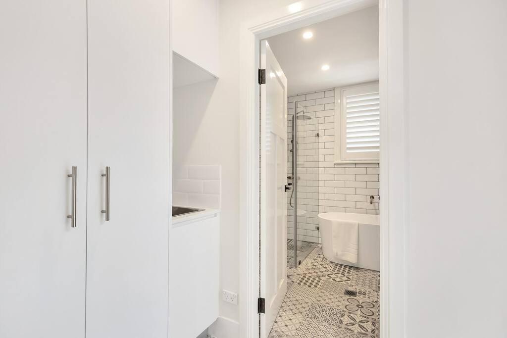 Apartment Cbd Waterview Apartment56 Sydney
