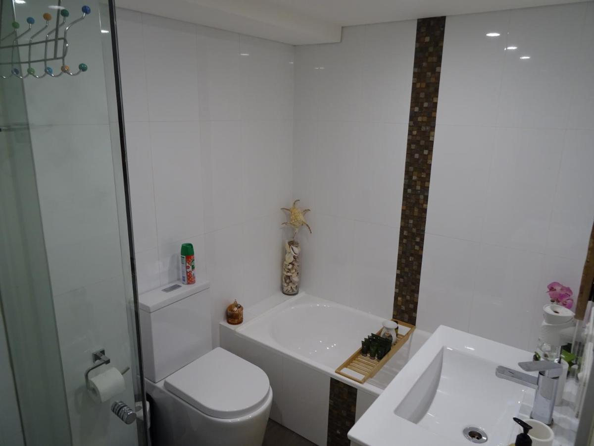 Sunny 2 Bed Restaurants At Door Pets O.k Apartment Sydney