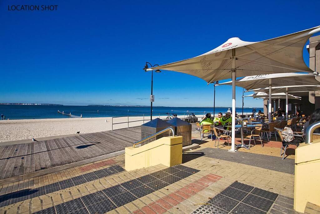 Sunny 2 Bed Restaurants At Door Pets O.k Sydney