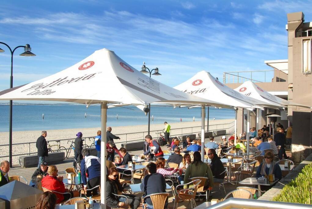 Sunny 2 Bed Restaurants At Door Pets O.k Apartment Sydney