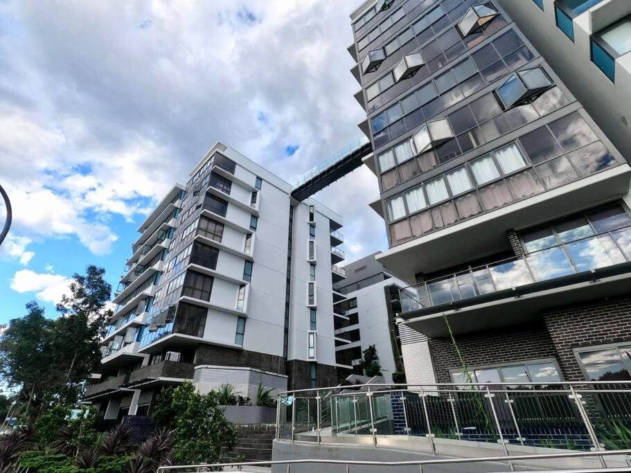 Apartment High Floor Skyline View 2br Close2olympic Park *