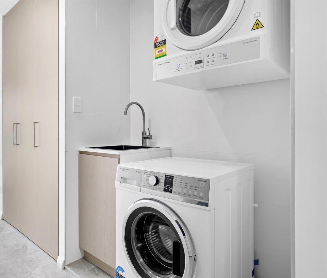 Urban Oasis In Heart Of Homebush Sidney