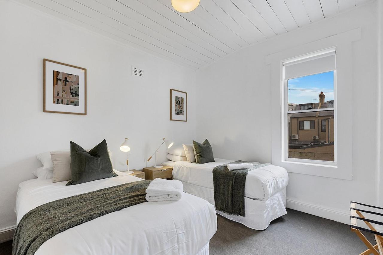Chic 3-br Terrace - Prime Location, Modern Comforts Sydney