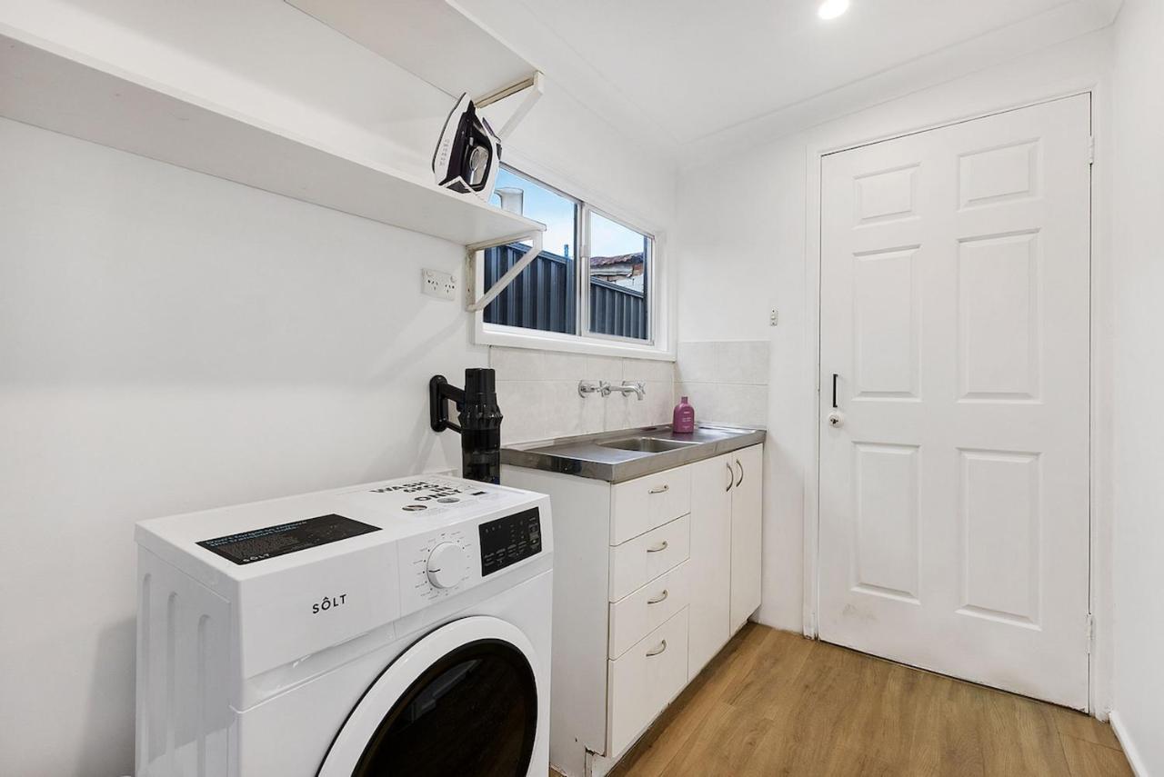 Chic 3-br Terrace - Prime Location, Modern Comforts Apartment