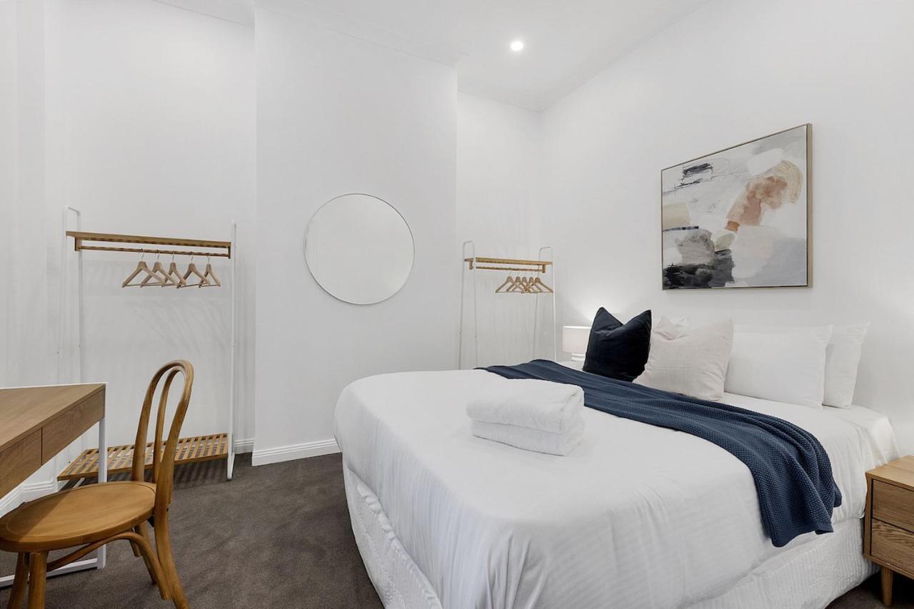 Chic 3-br Terrace - Prime Location, Modern Comforts *