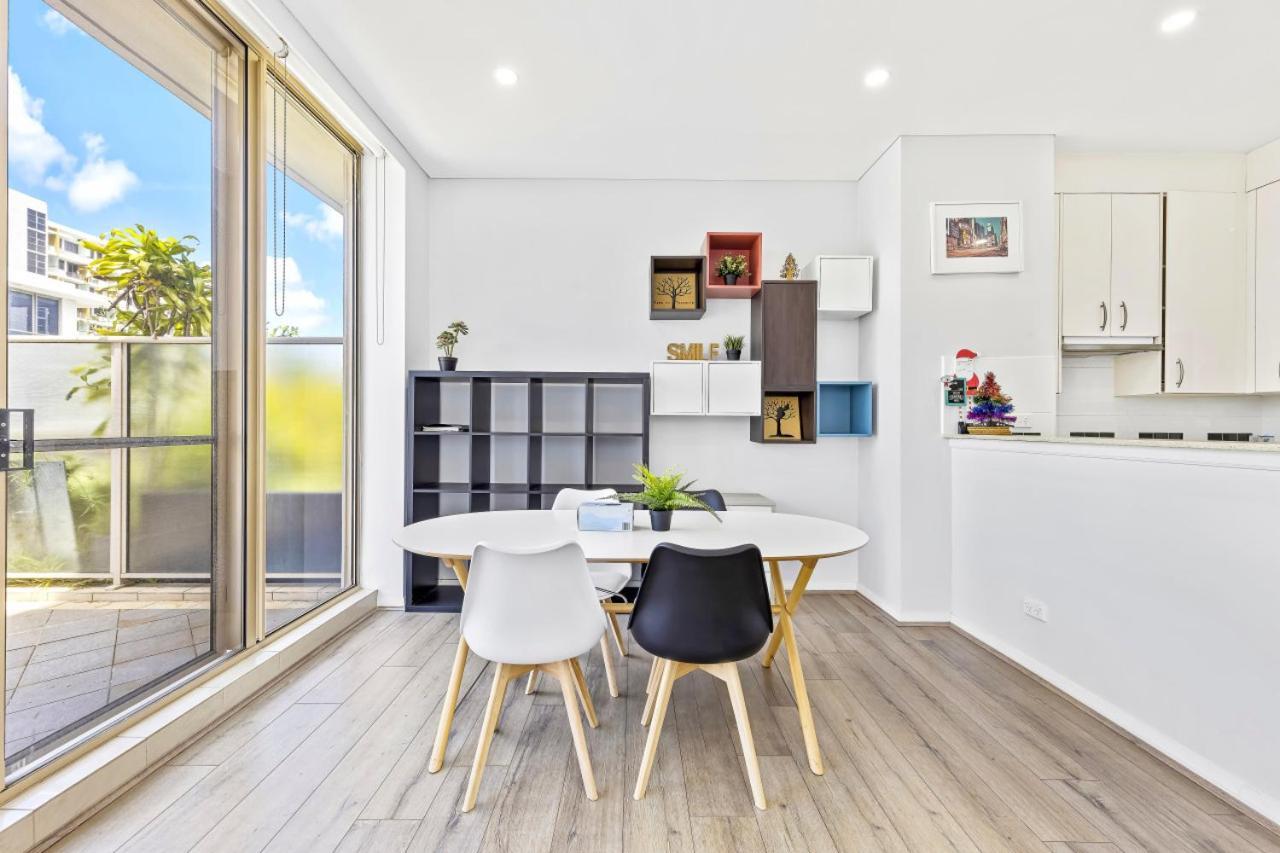Fabulous 2b Apt Waterloo Apartment