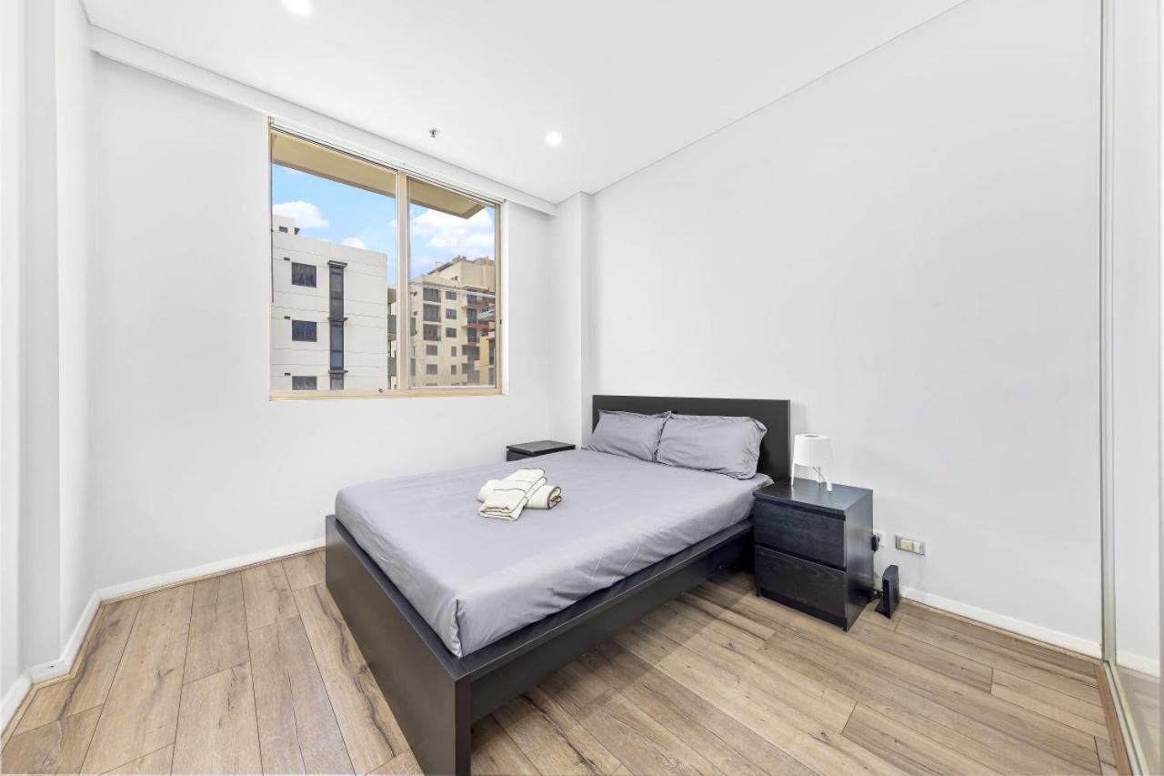 Fabulous 2b Apt Waterloo