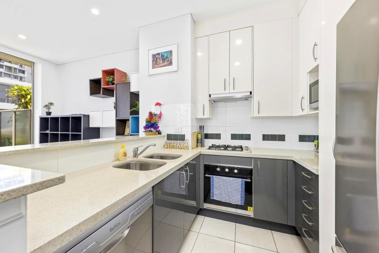 Fabulous 2b Apt Waterloo * Sydney
