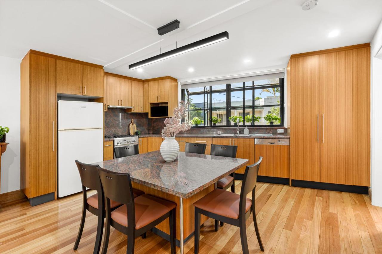 Balmain Retreat - 2br + Study Apartment *