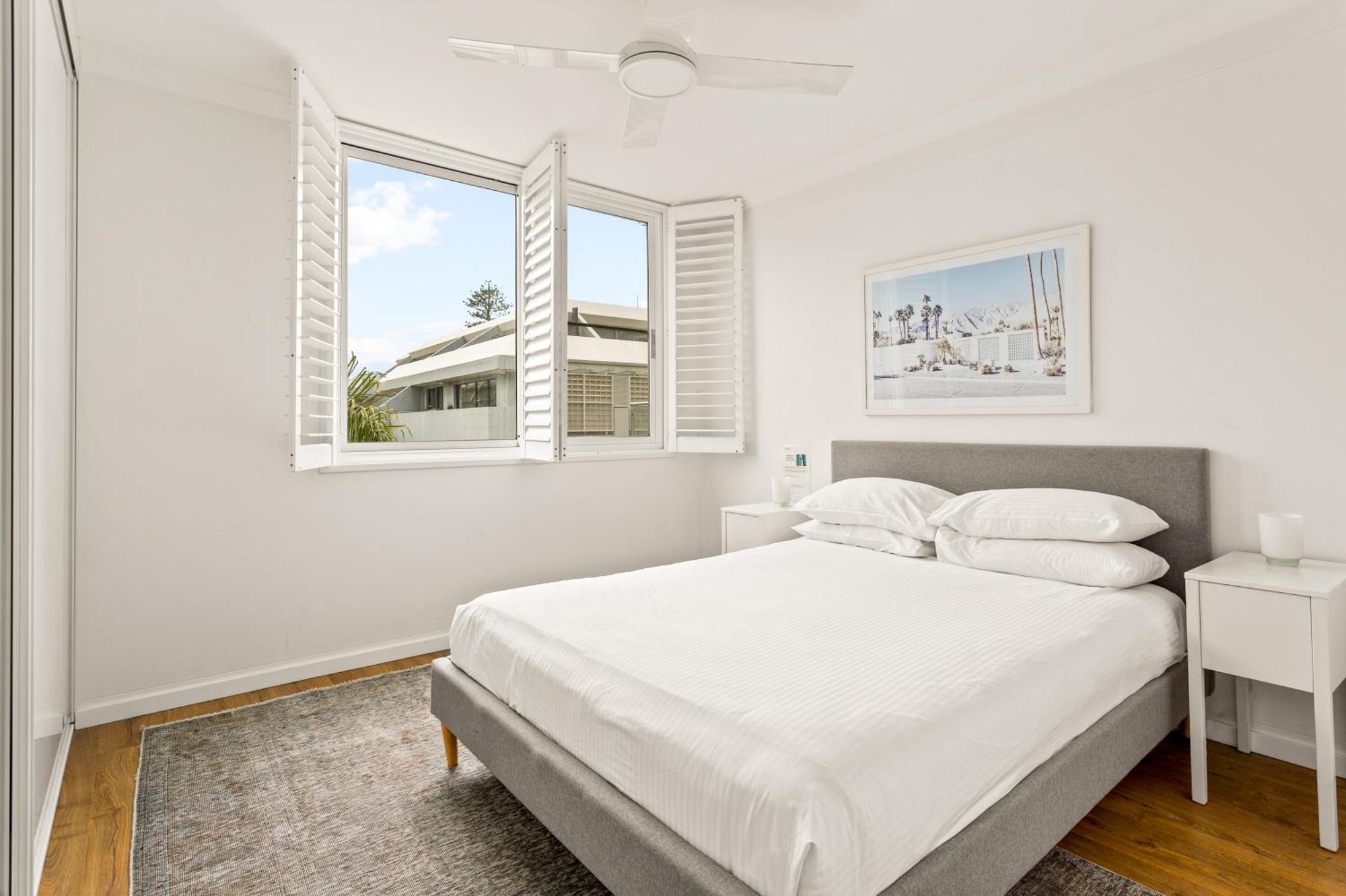 Chic Footsteps From Manly Beach Apartment