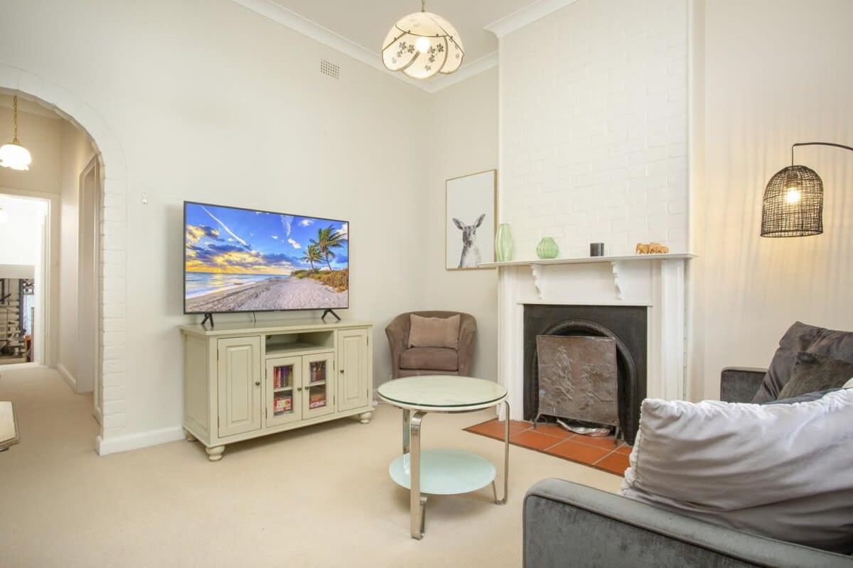 Comfortable Terrace In Location