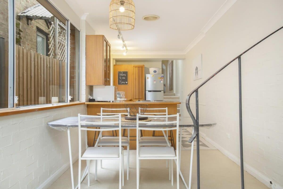 Bahay bakasyunan Comfortable Terrace In Location Sydney