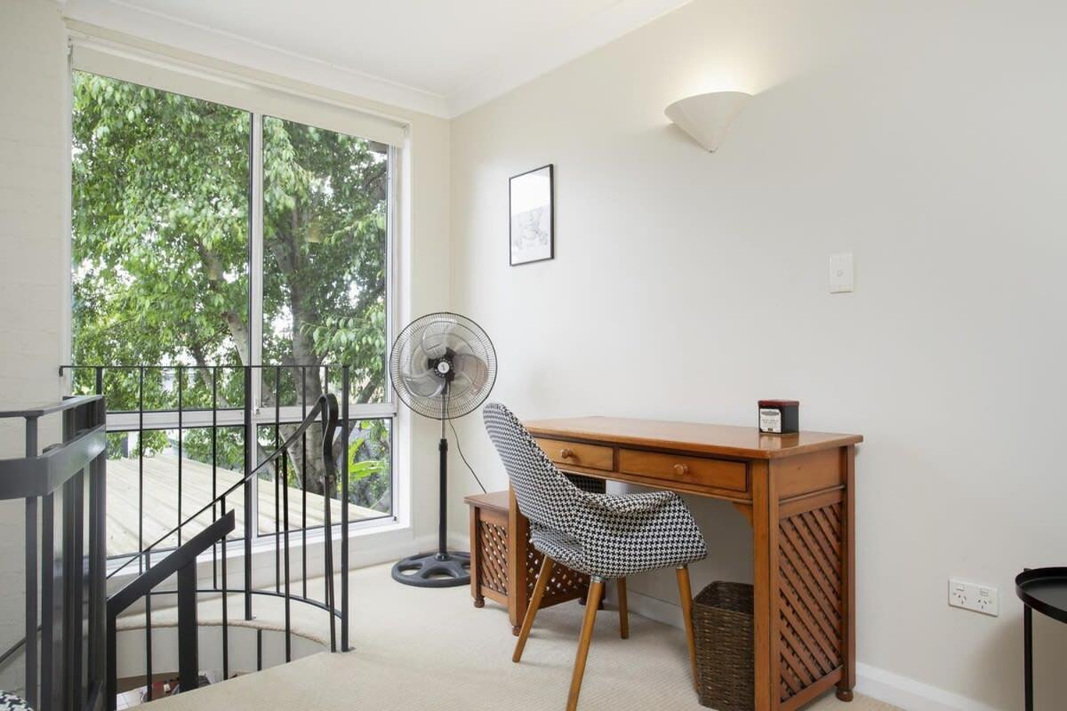 Comfortable Terrace In Location