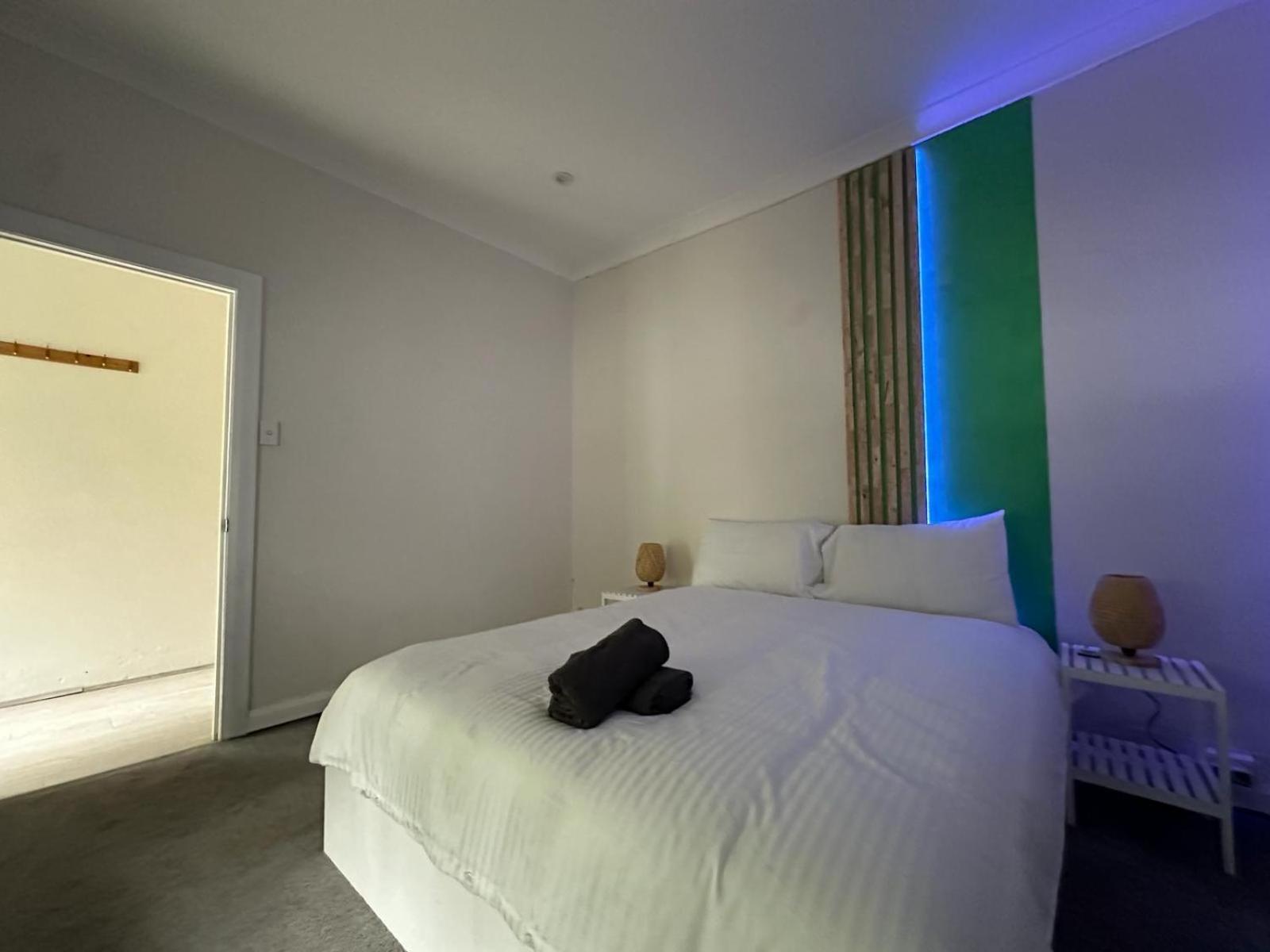 Dynamic 2 Bedroom Close To Buzz Darling St 2 E-bikes Included *