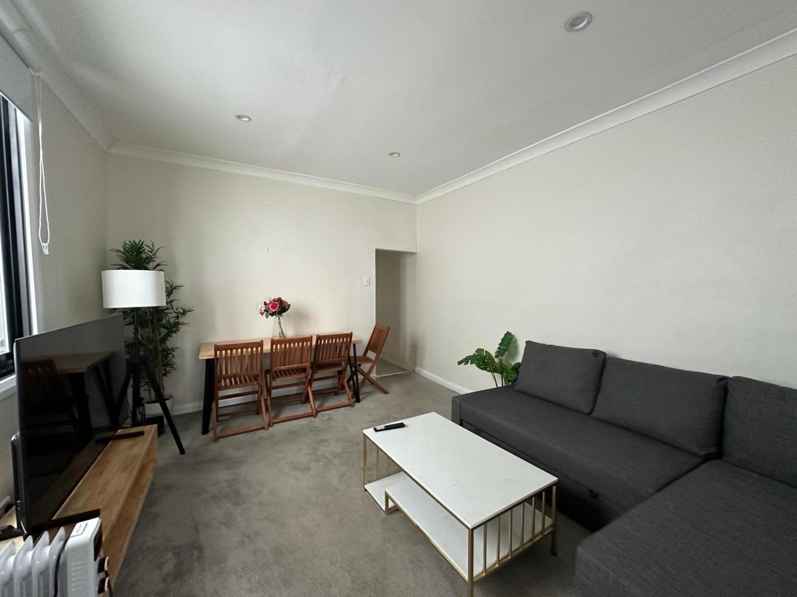Dynamic 2 Bedroom Close To Buzz Darling St 2 E-bikes Included