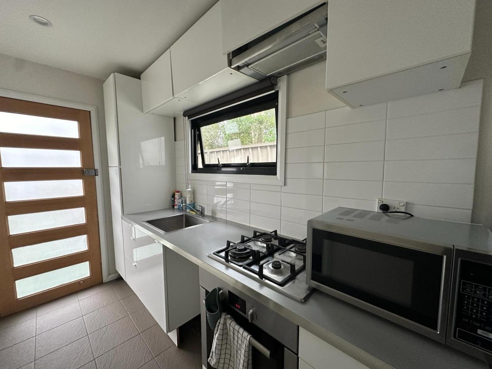 Dynamic 2 Bedroom Close To Buzz Darling St 2 E-bikes Included Holiday home *