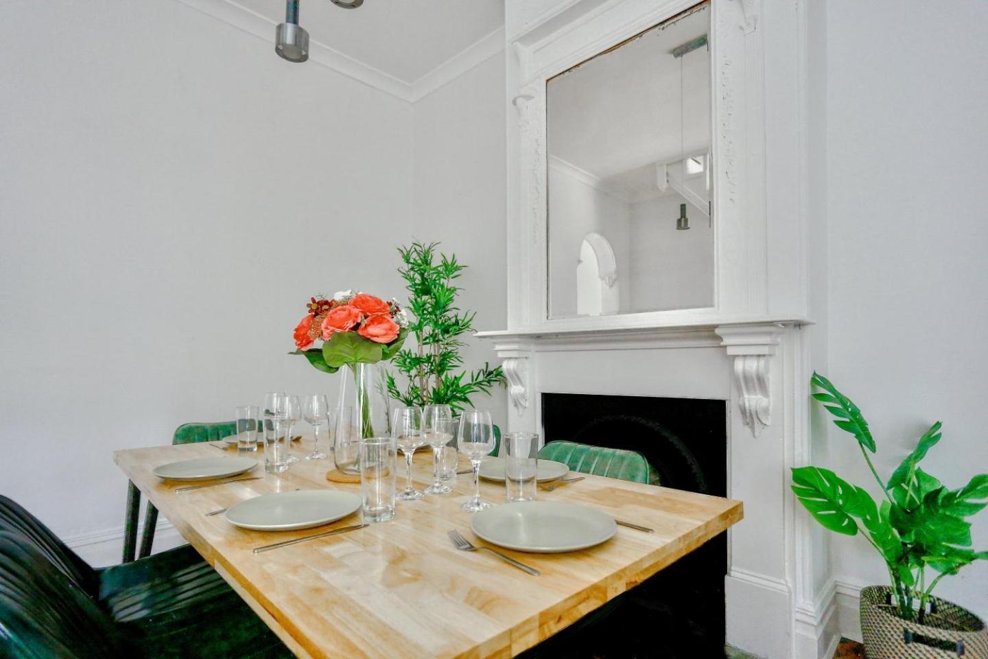Darling Harbour 3 Bedroom House Glebe 2 E-bikes Included Holiday home Sydney
