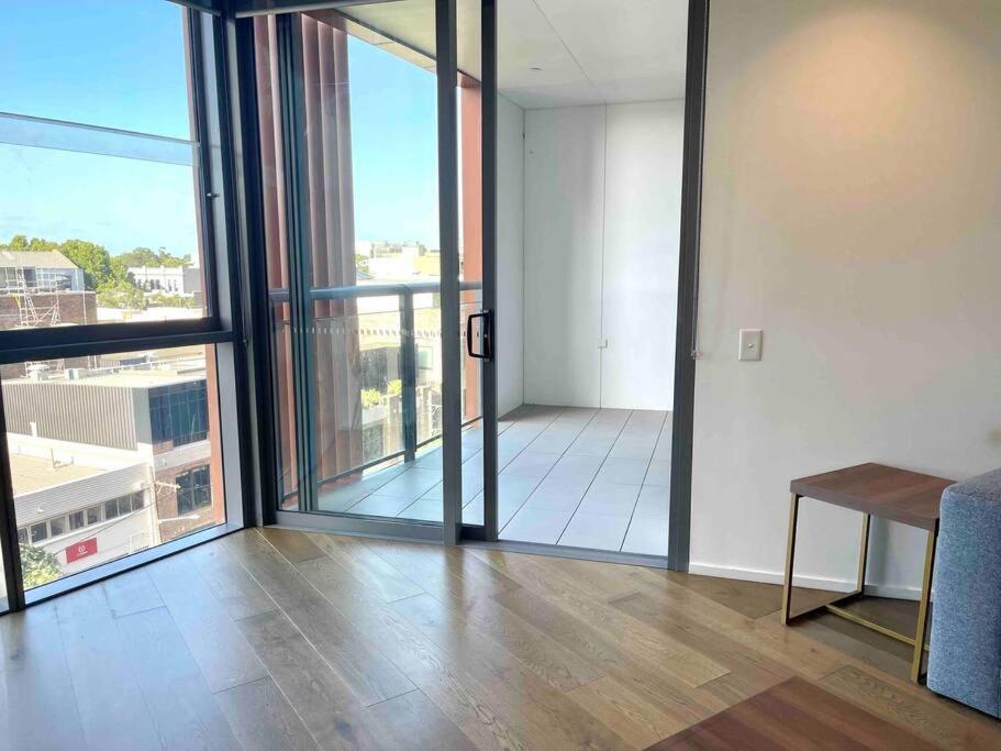 Side Beauty @ Chippendale 1 Bedroom Aircon Sydney