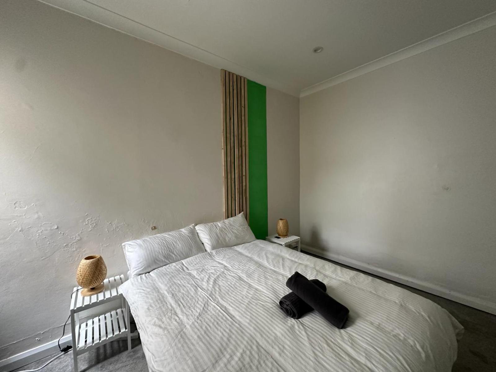 Dynamic 2 Bedroom Close To Buzz Darling St 2 E-bikes Included Holiday home Sydney