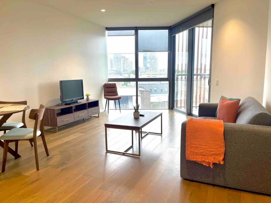 Side Beauty @ Chippendale 1 Bedroom Aircon * Sydney