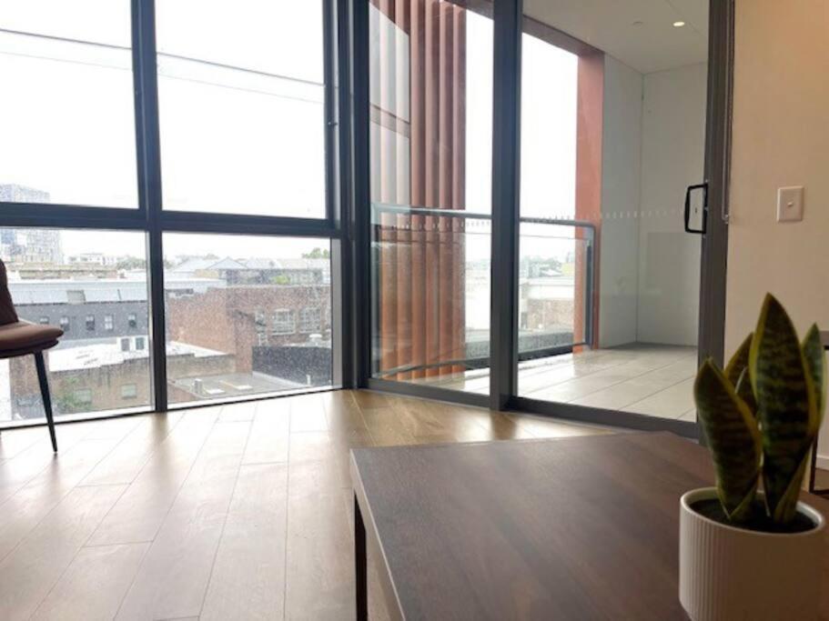 Side Beauty @ Chippendale 1 Bedroom Aircon * Sydney