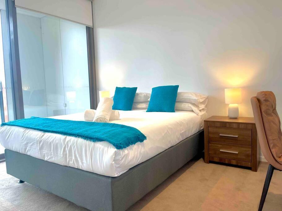 Side Beauty @ Chippendale 1 Bedroom Aircon Apartment