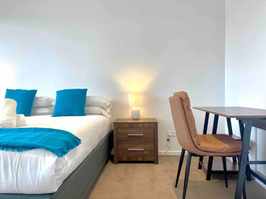 Side Beauty @ Chippendale 1 Bedroom Aircon *