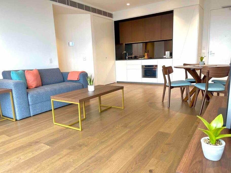 Side Beauty @ Chippendale 1 Bedroom Aircon