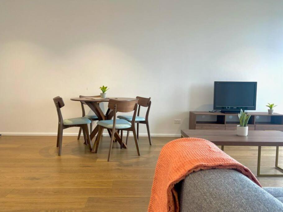 Apartment Side Beauty @ Chippendale 1 Bedroom Aircon Sydney