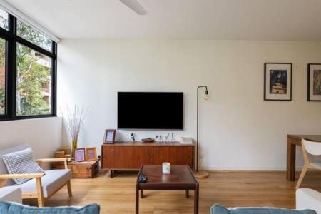 Treetops Erskineville W Parking & Aircon Apartment