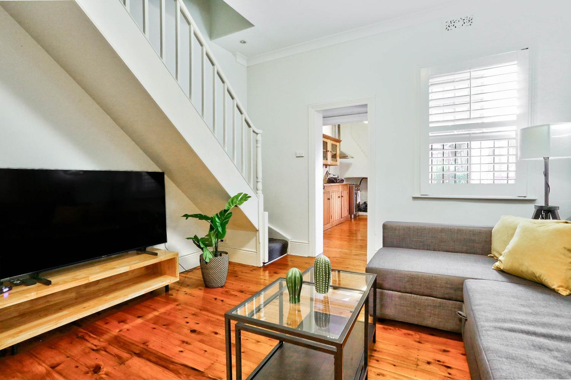 Holiday home Vibrant House At The Center Of Chippendale 2 E-bikes Included *