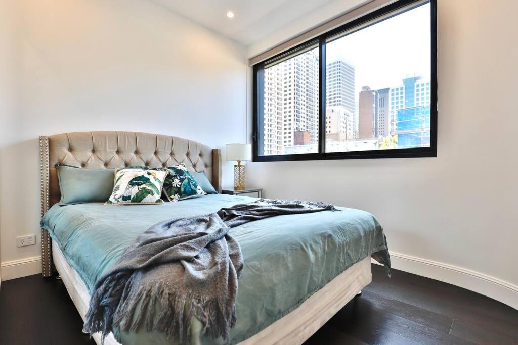 Apartment Leichhardt Serene Retreat - Views, Parking, Ease