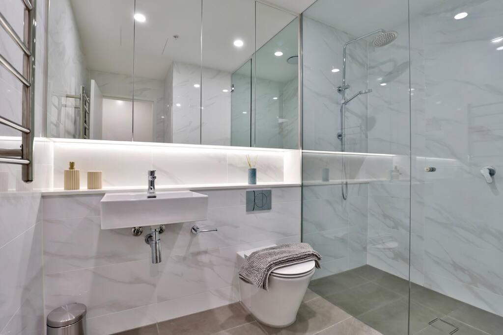 Leichhardt Serene Retreat - Views, Parking, Ease Apartment *