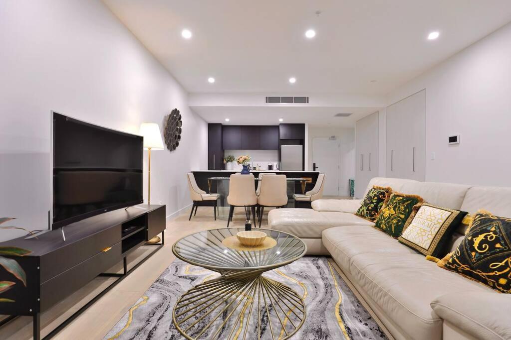 Leichhardt Serene Retreat - Views, Parking, Ease