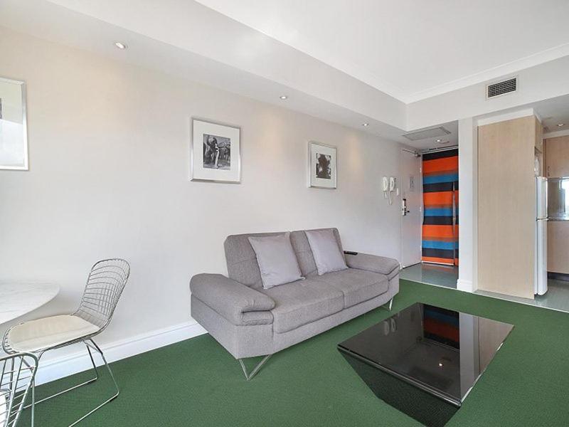 Airport Apartment