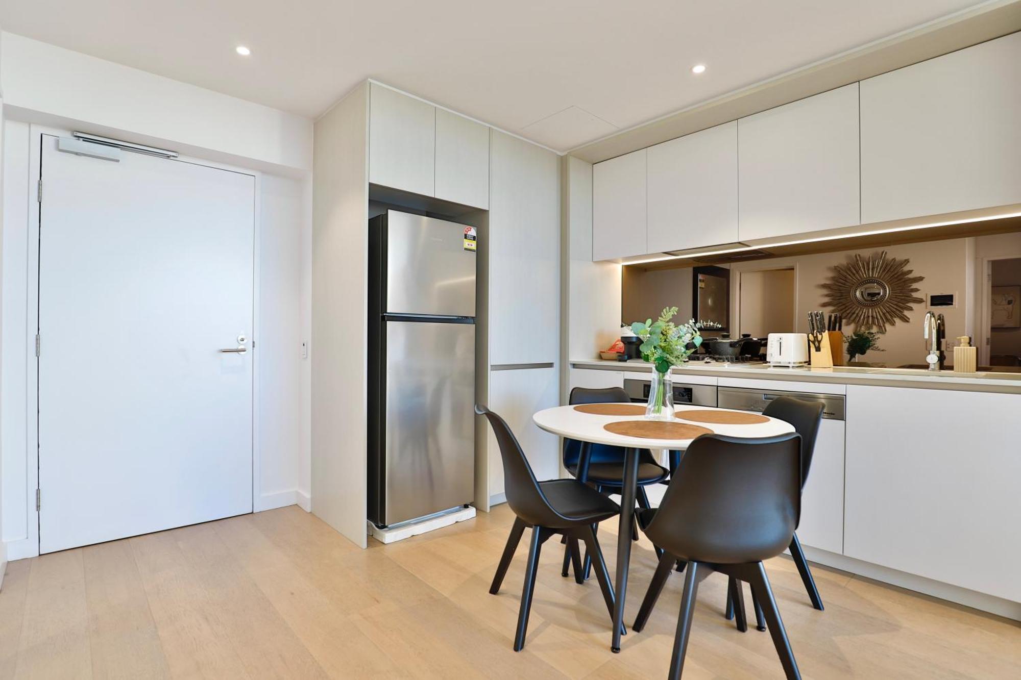 Chic Zenith Retreat -vista, Skylight, Parking * Sydney