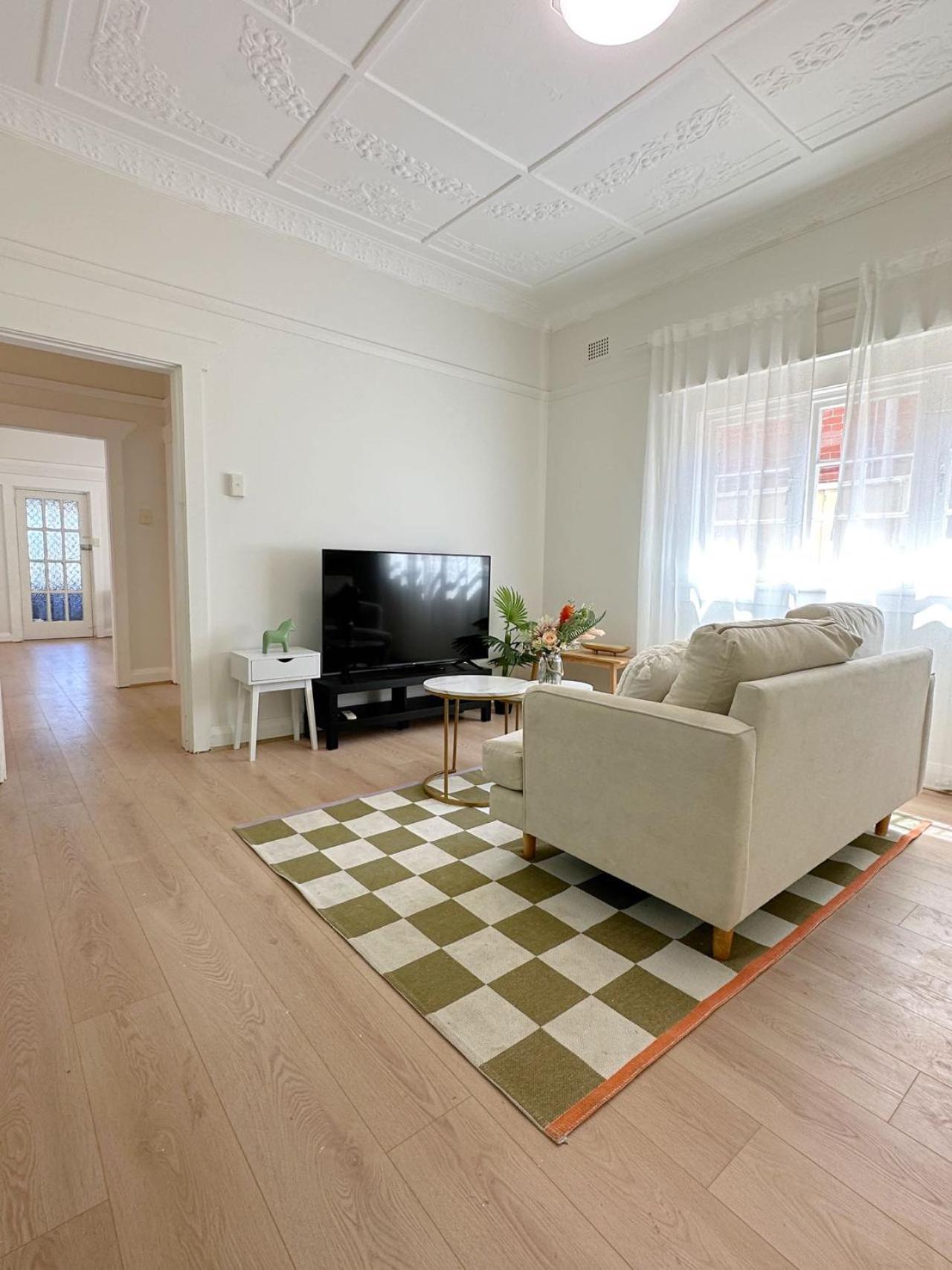 Three Bedroom House Within Walking Distance To Light Rail Station