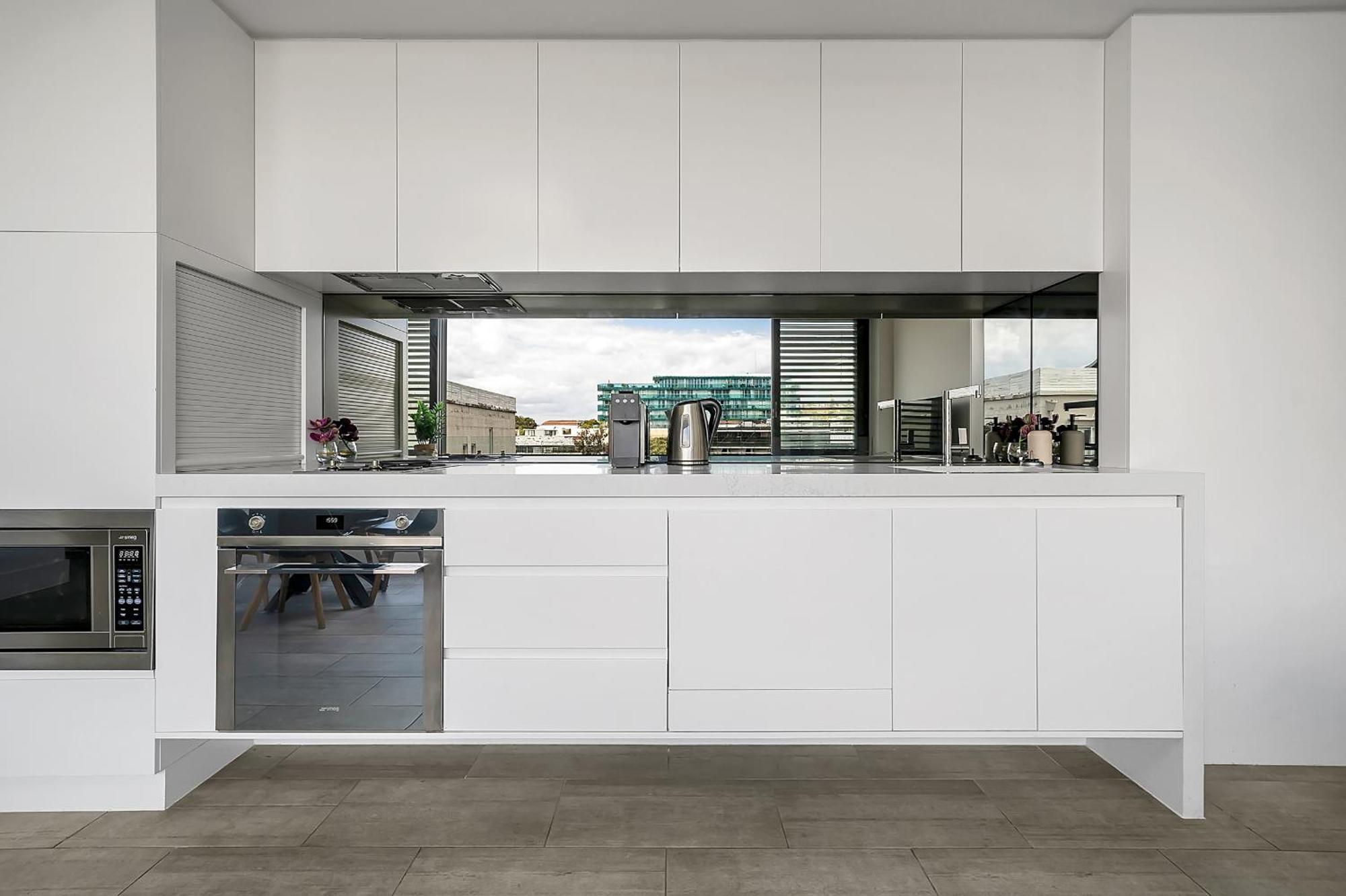 Stylish 2br Top-level Unit With Lift Near Bondi *