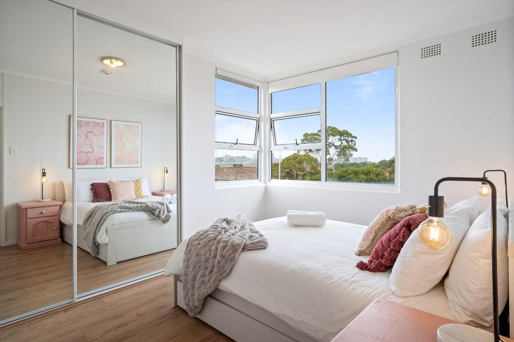 Cute 2 Bedroom Kensington * Sydney