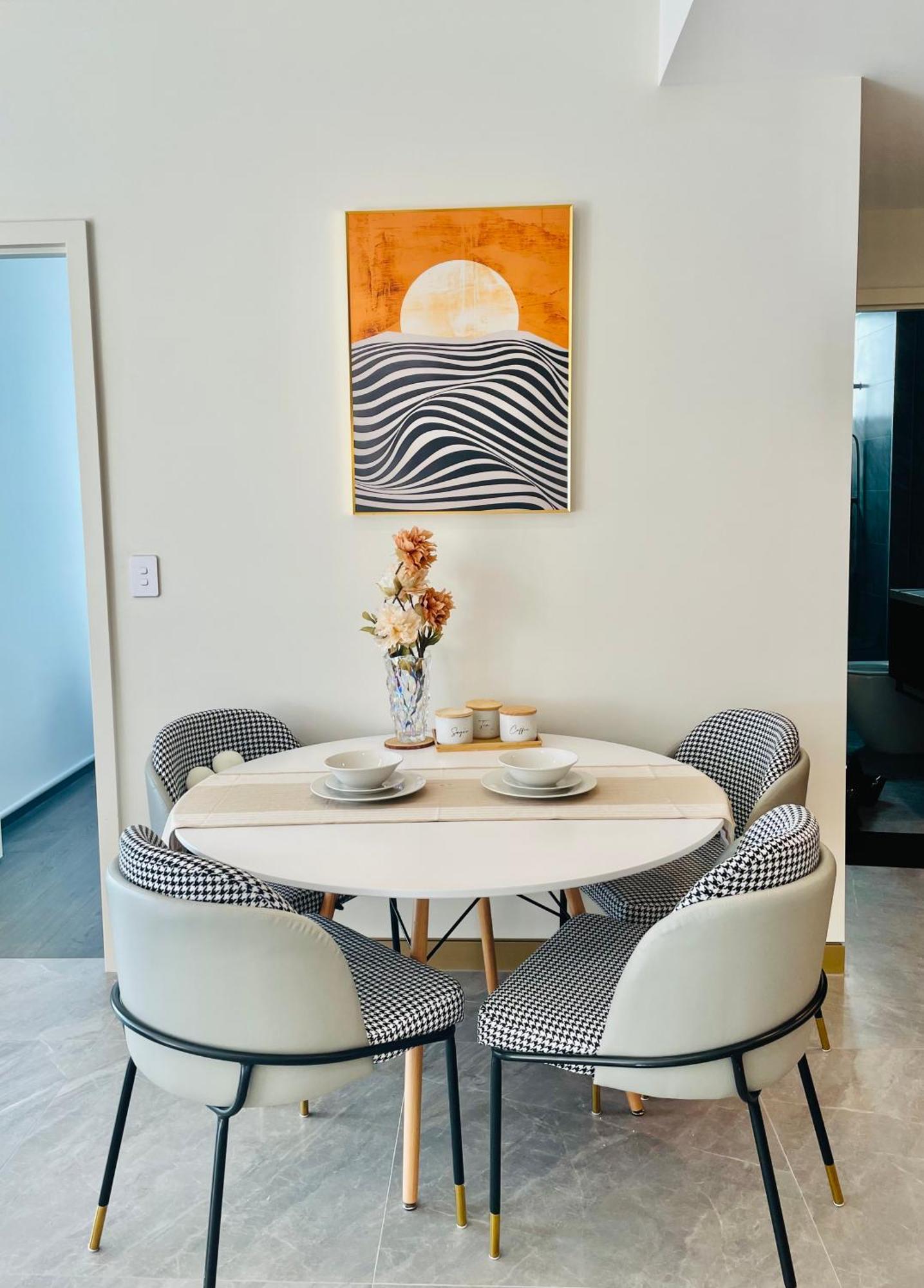 St Leonards Apartment *