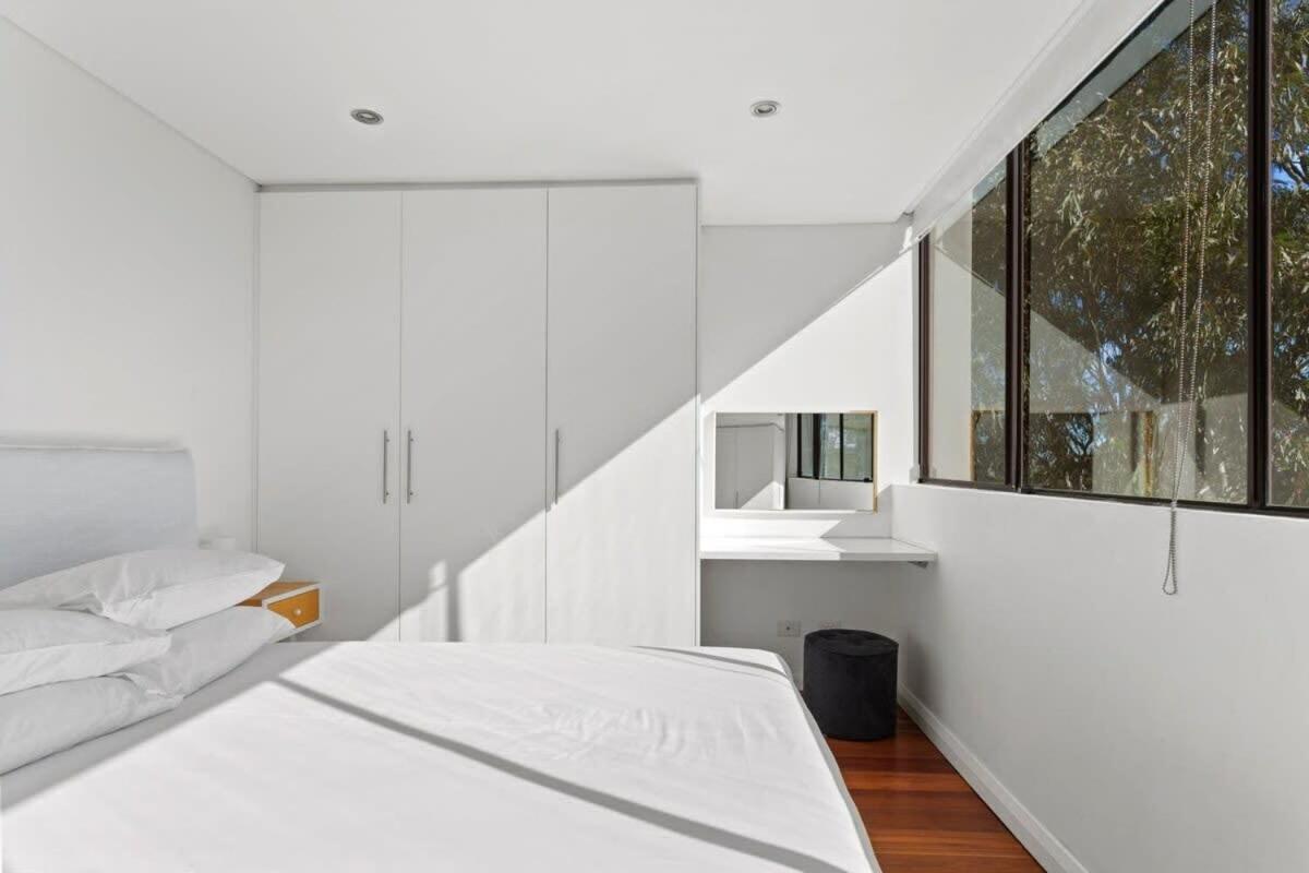 Apartment Prime Location 2-bed With Parking