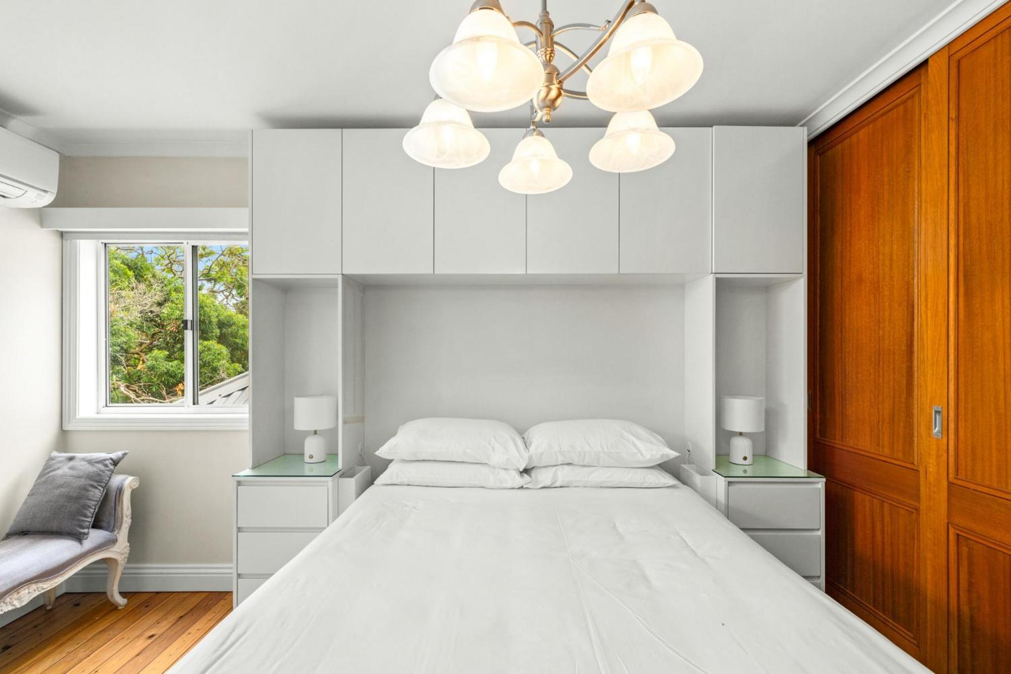 Bahay bakasyunan Elegant 1-bed With Study By Balmain Wharf Sydney