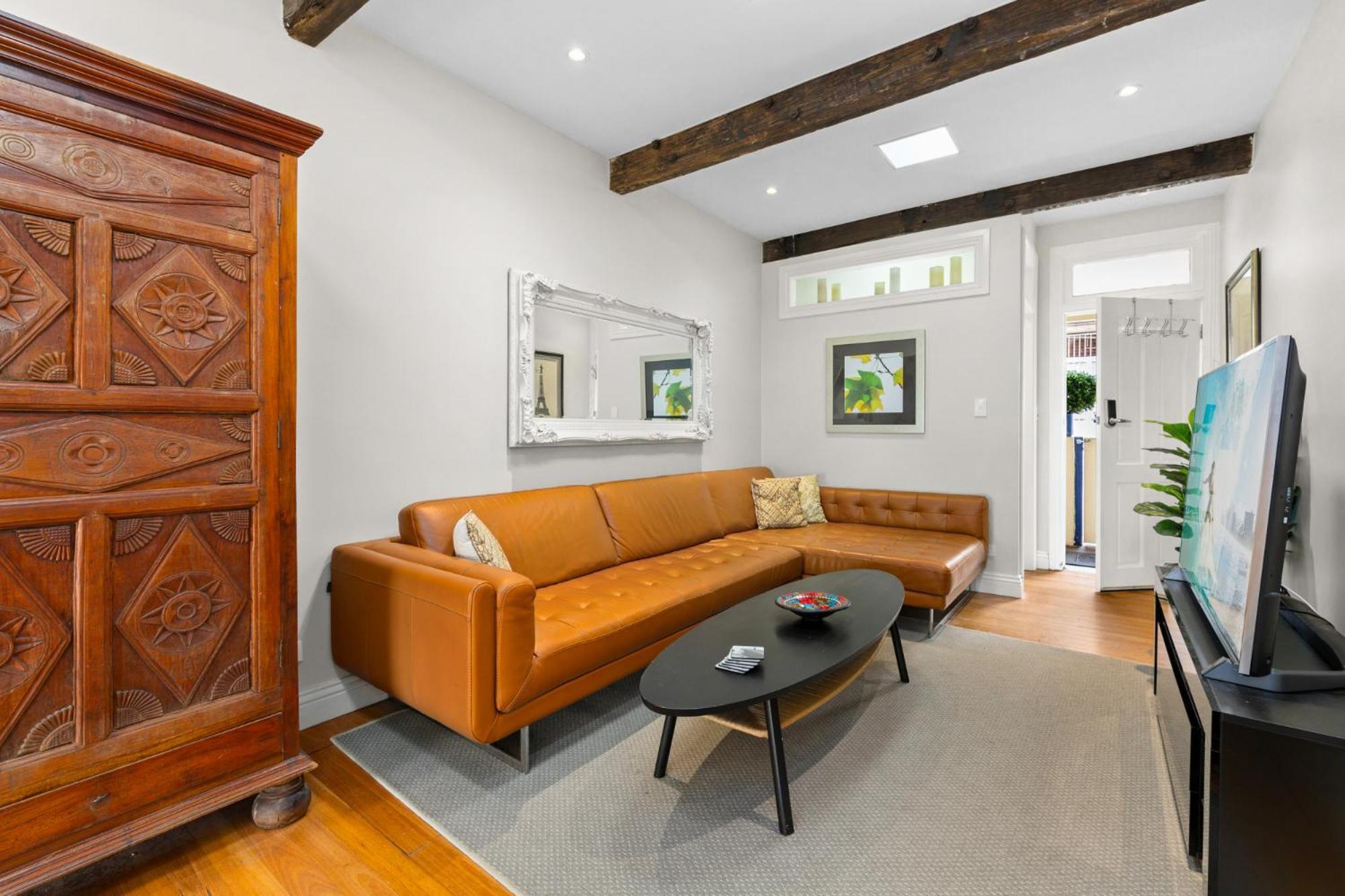 Elegant 1-bed With Study By Balmain Wharf * Sydney