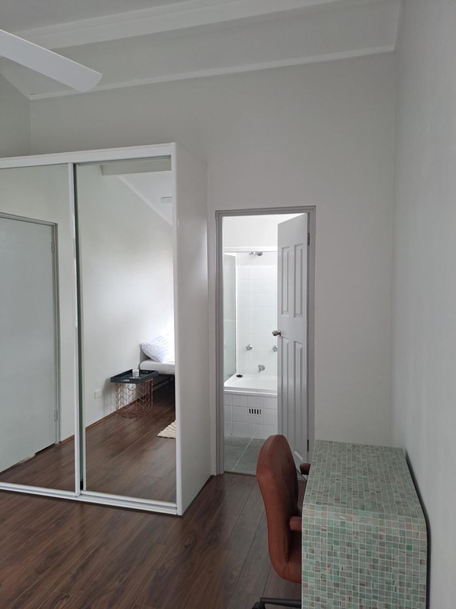 Lovely 1bed Inner West W Parking Apartamento *